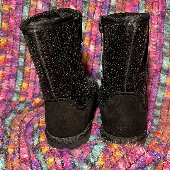 NWOT Self Esteem black boots size 10 faux fur lining with zipper! - Picture 3 of 5